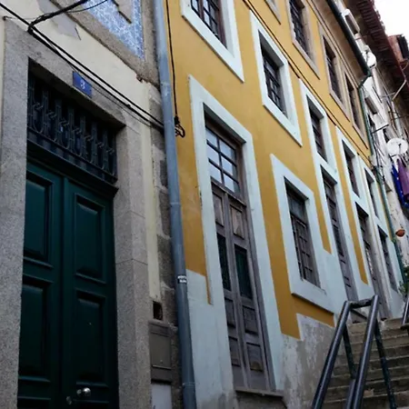 Historic At Unesco Area, In Front Of Wine Caves 波尔图