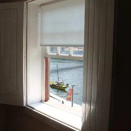Apartment Historic At Unesco Area, In Front Of Wine Caves Porto